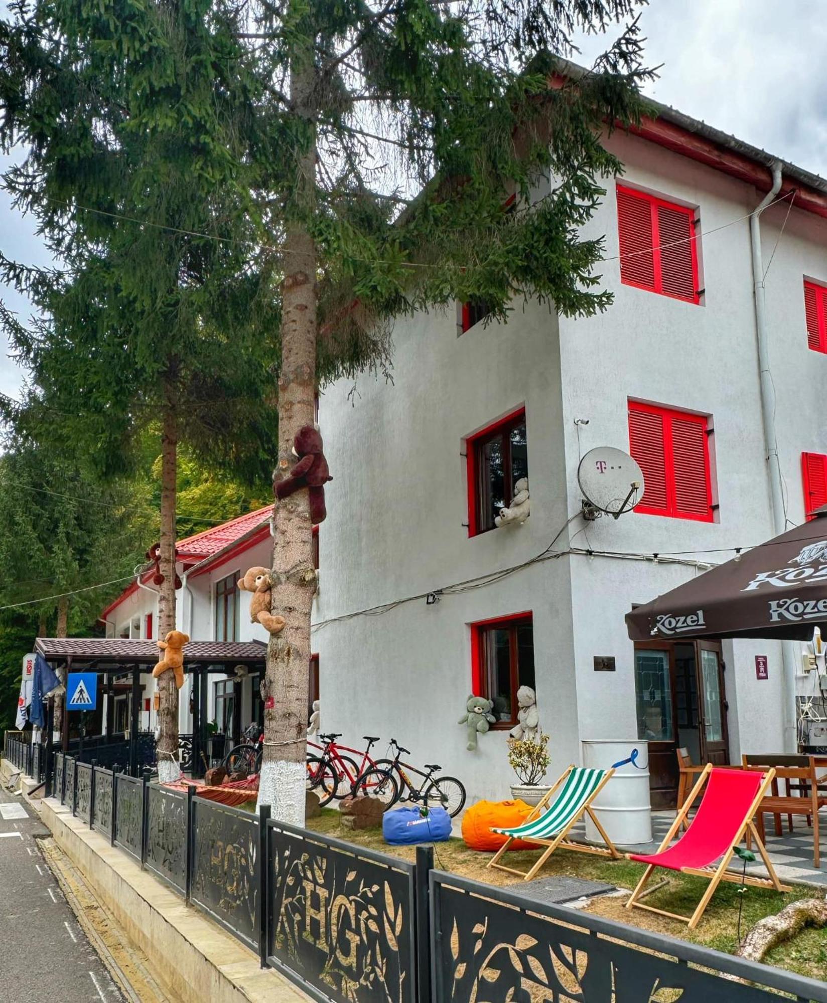 Hotel Gâlma Moroeni Exterior foto